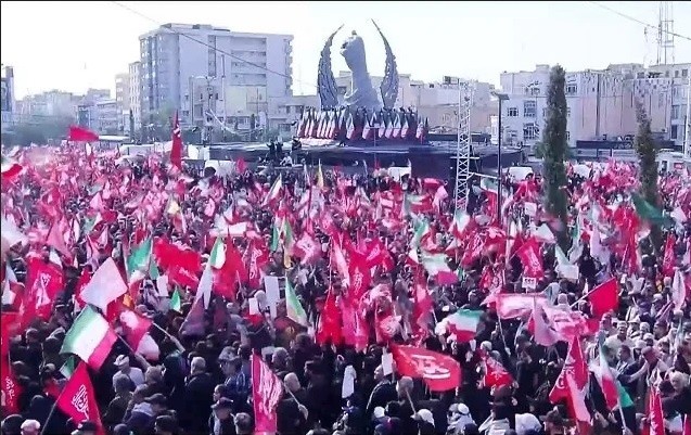 حماسه حضور در بدرقه رهبر شهید انقلاب