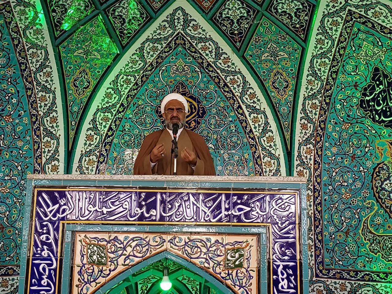 ماه رمضان ماه قرآن و اتحاد است