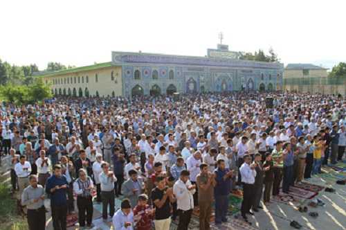 گزارش تصویری از نماز عید فطر در شهرستان کلاله